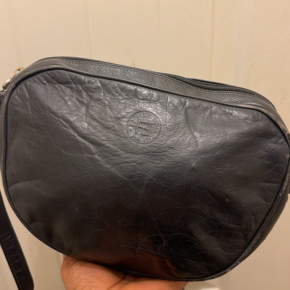 Authentic Fendi, please check all picture of condition - Picture 6 of 17